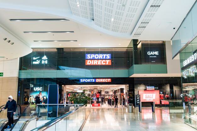 Commercial digital signage displays of Sports Direct, sign design by Image Technique.