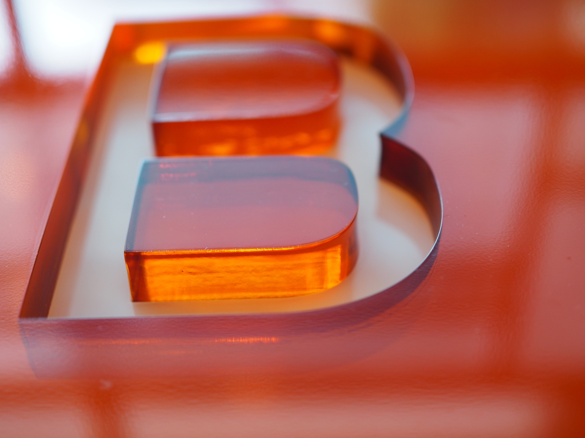 Window Graphics Vs 3D Acrylic Letters: What Are The Pros And Cons?